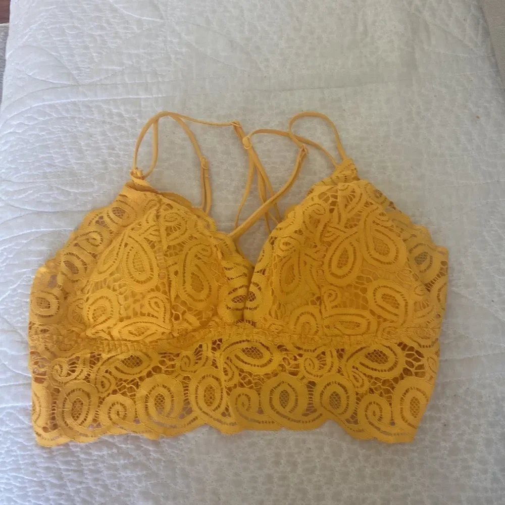 NWOT Victoria Secret PINK Yellow Lace Adjust Straps wireless Bralette L